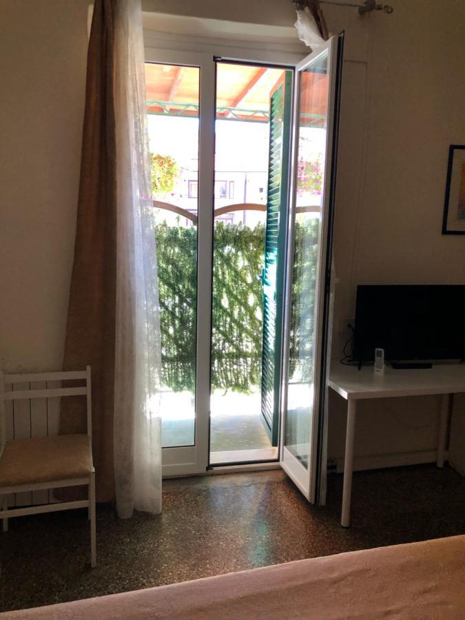 Hotel Azzurro فاراتسي المظهر الخارجي الصورة