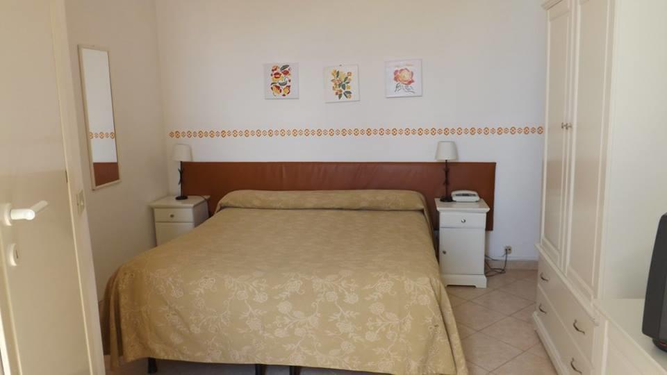 Hotel Azzurro فاراتسي المظهر الخارجي الصورة