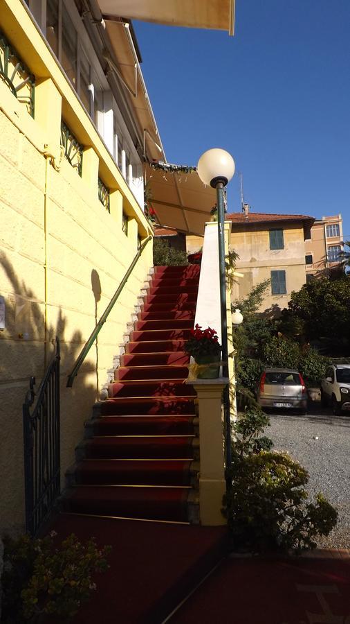 Hotel Azzurro فاراتسي المظهر الخارجي الصورة