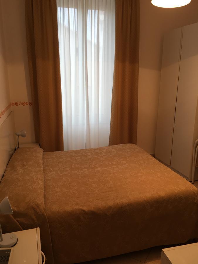 Hotel Azzurro فاراتسي المظهر الخارجي الصورة
