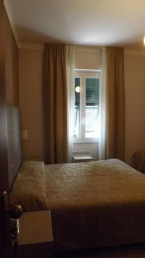Hotel Azzurro فاراتسي المظهر الخارجي الصورة