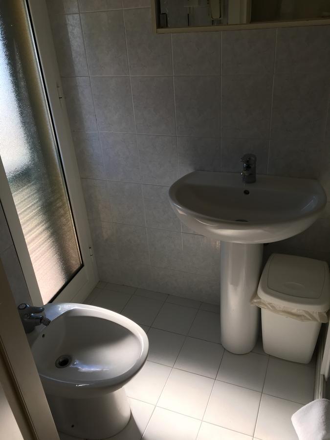 Hotel Azzurro فاراتسي المظهر الخارجي الصورة