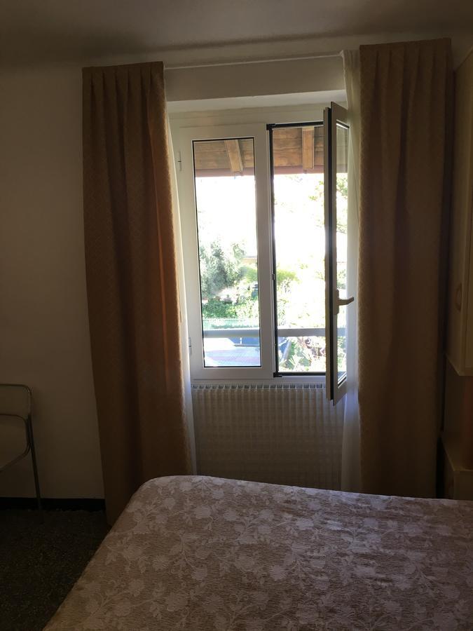 Hotel Azzurro فاراتسي المظهر الخارجي الصورة