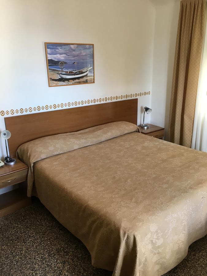 Hotel Azzurro فاراتسي المظهر الخارجي الصورة